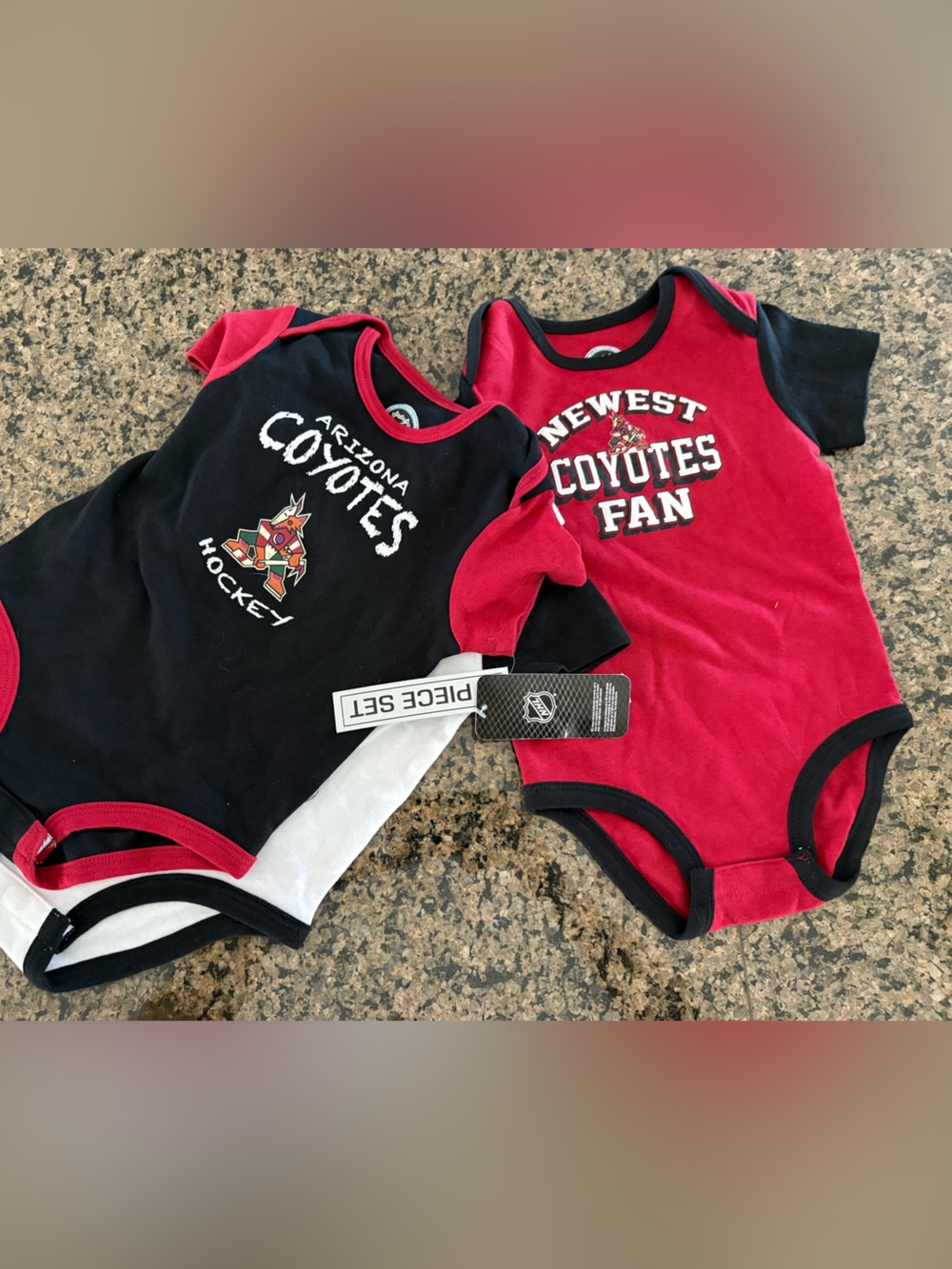 NHL Arizona Coyotes 3pc Baby Bodysuit Set 18M Cotton Sleeveless Snap Multi